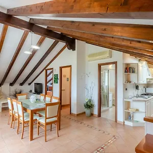 Ca' Do Pescou, Charming 2,Bedroom Apartment With Stunning Hill Views Overlooking The Greenery Apartment
